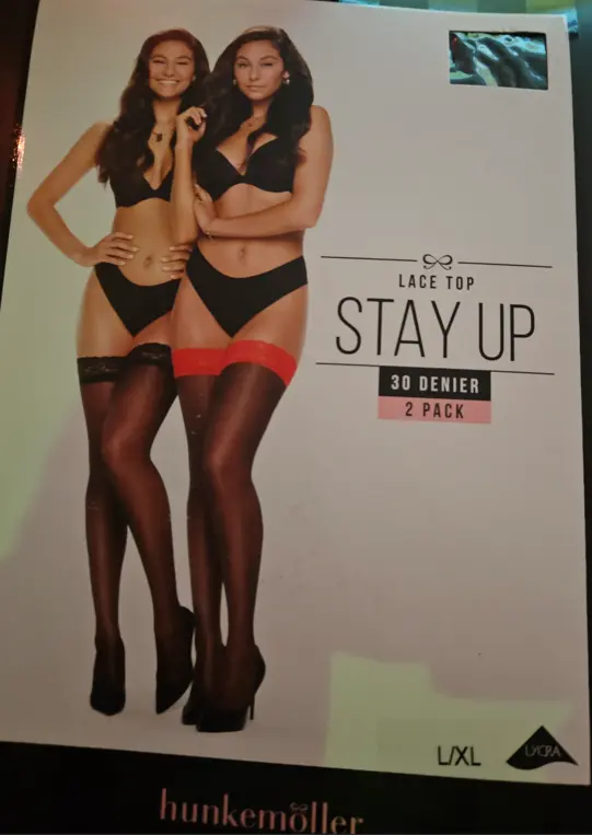 Hunkemöller Lace Top Stay Up – 30 Denier (2er Pack) schwarz und rot Grösse L-XL 